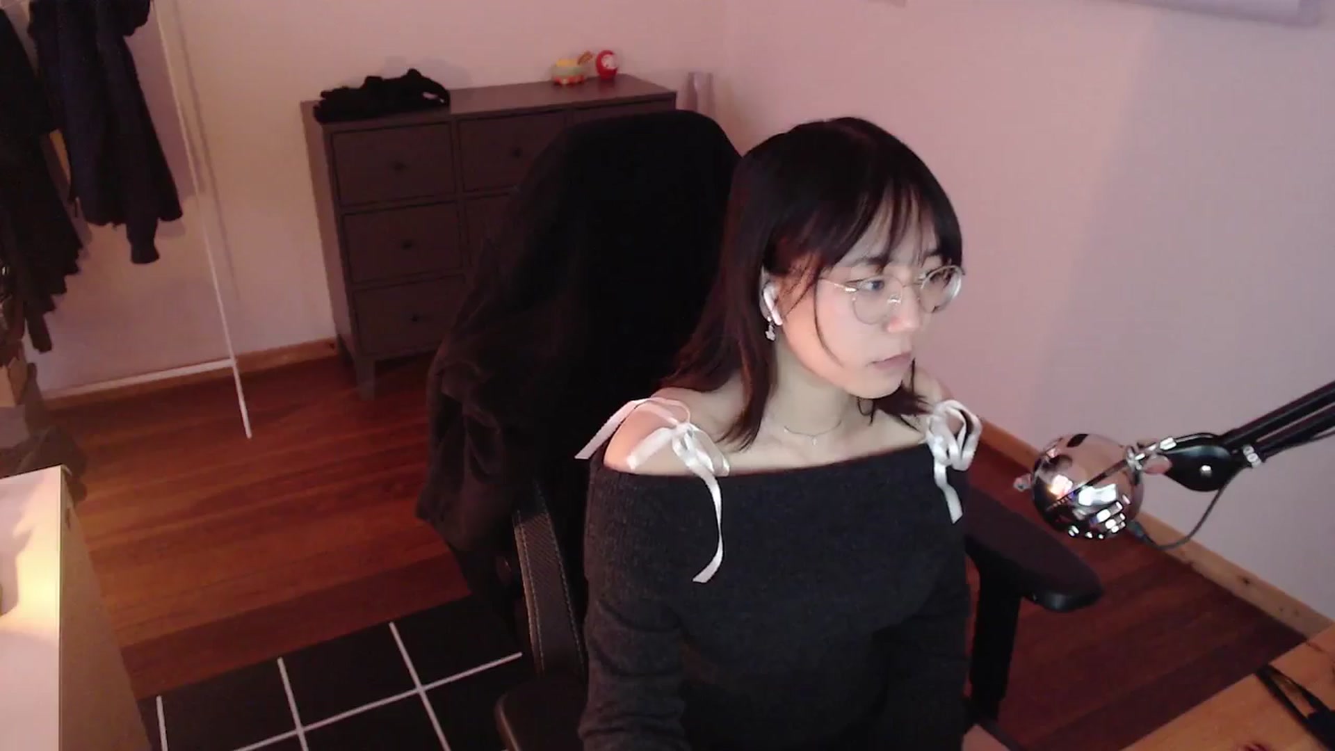 Gallery image thumbnail from n435899's myfreecams stream on, 02/14/2024, 17:26 image 3 of 20