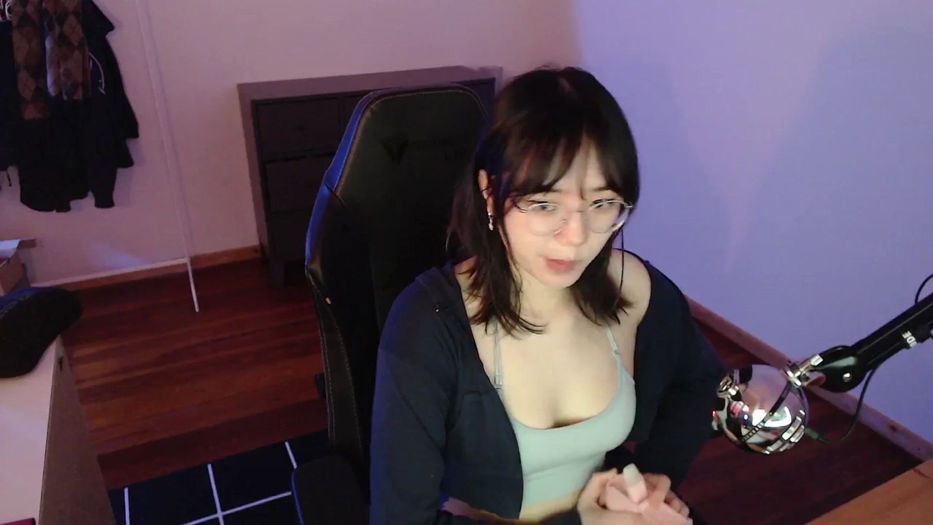 Gallery image thumbnail from n435899's myfreecams stream on, 02/27/2024, 09:07 image 8 of 20