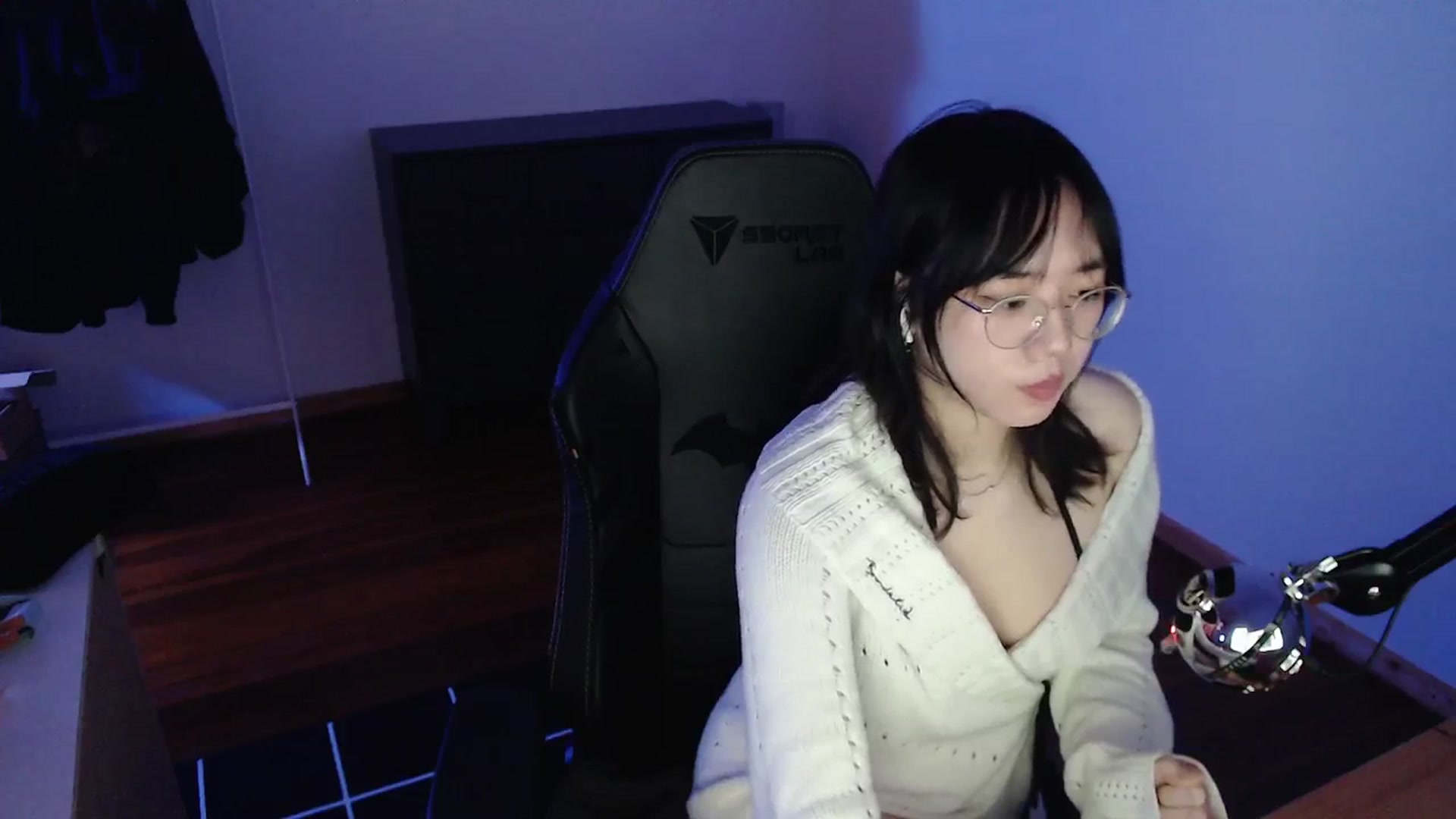 Gallery image thumbnail from n435899's myfreecams stream on, 02/28/2024, 07:39 image 7 of 20