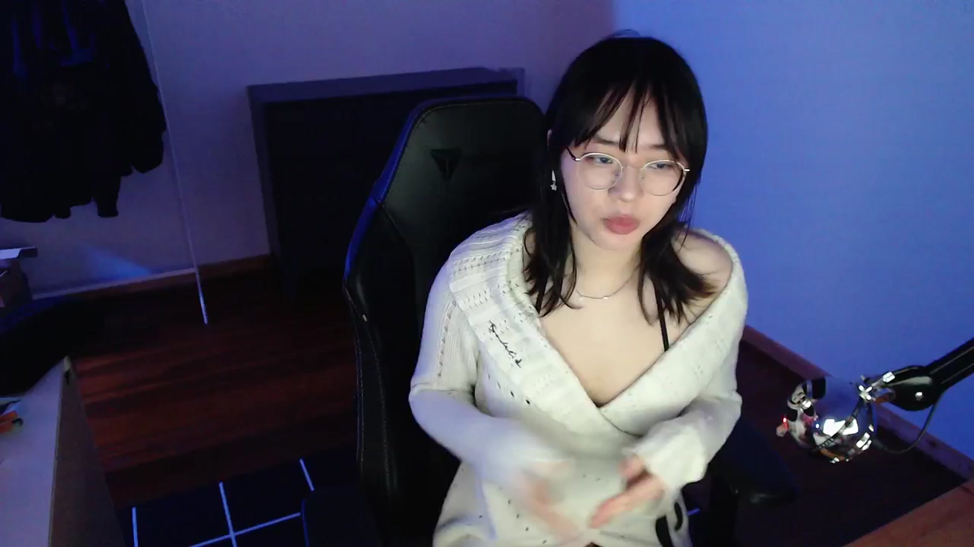 Gallery image thumbnail from n435899's myfreecams stream on, 02/28/2024, 07:39 image 1 of 20