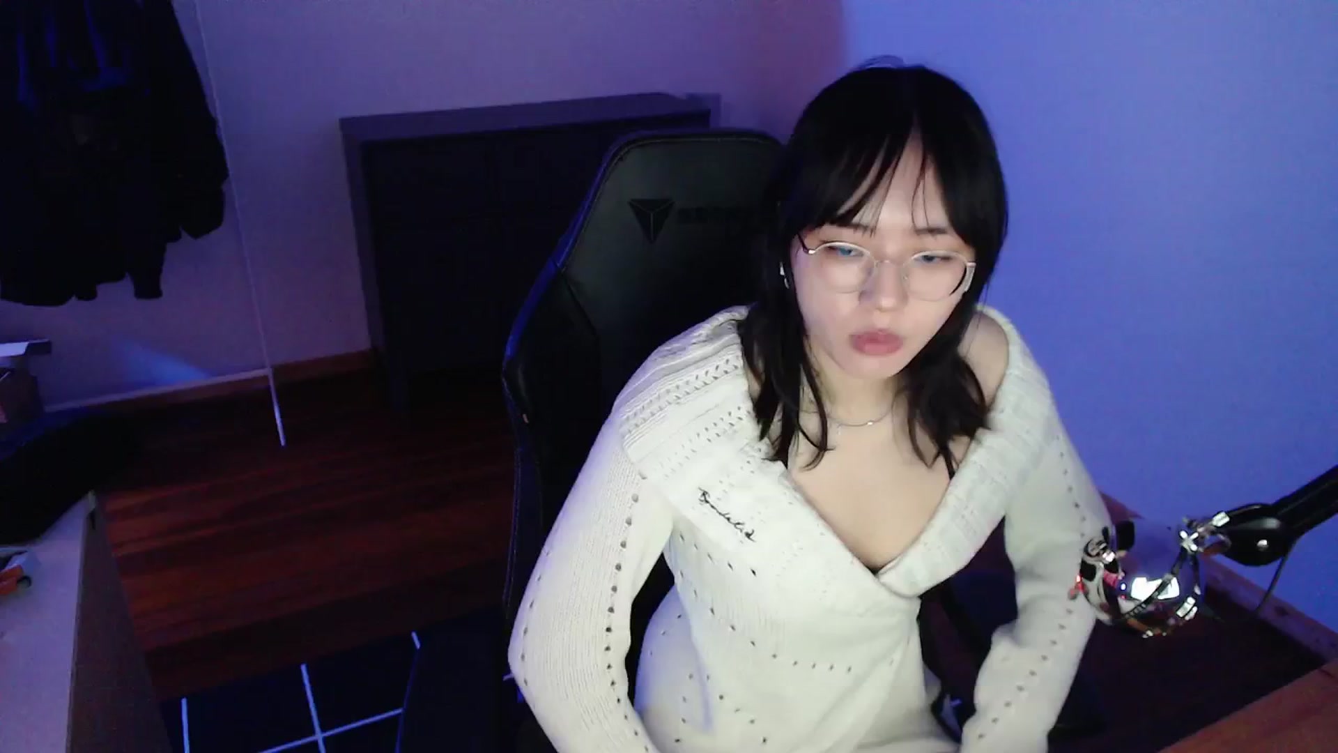 Gallery image thumbnail from n435899's myfreecams stream on, 02/28/2024, 07:39 image 9 of 20