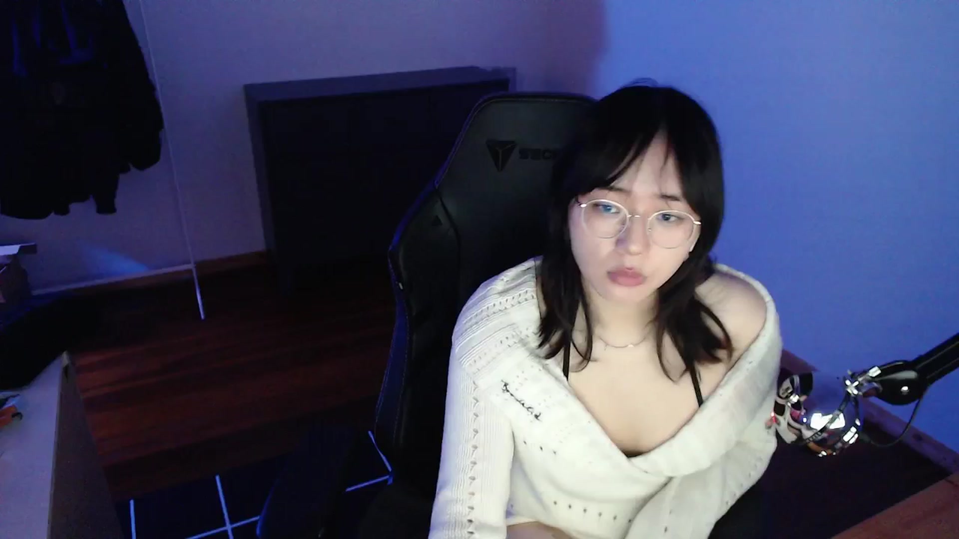 Gallery image thumbnail from n435899's myfreecams stream on, 02/28/2024, 07:39 image 6 of 20
