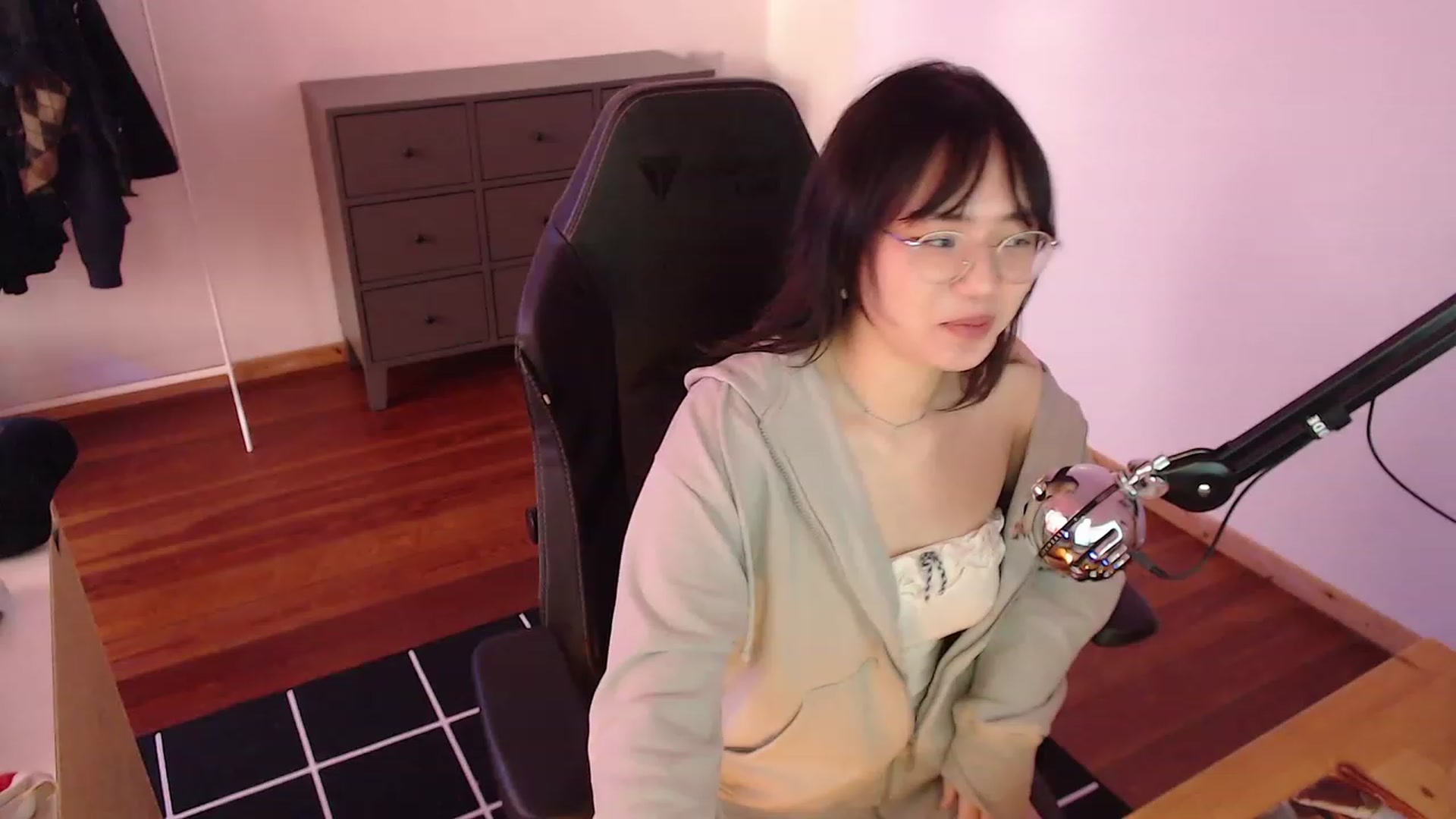Gallery image thumbnail from n435899's myfreecams stream on, 02/29/2024, 08:23 image 16 of 20