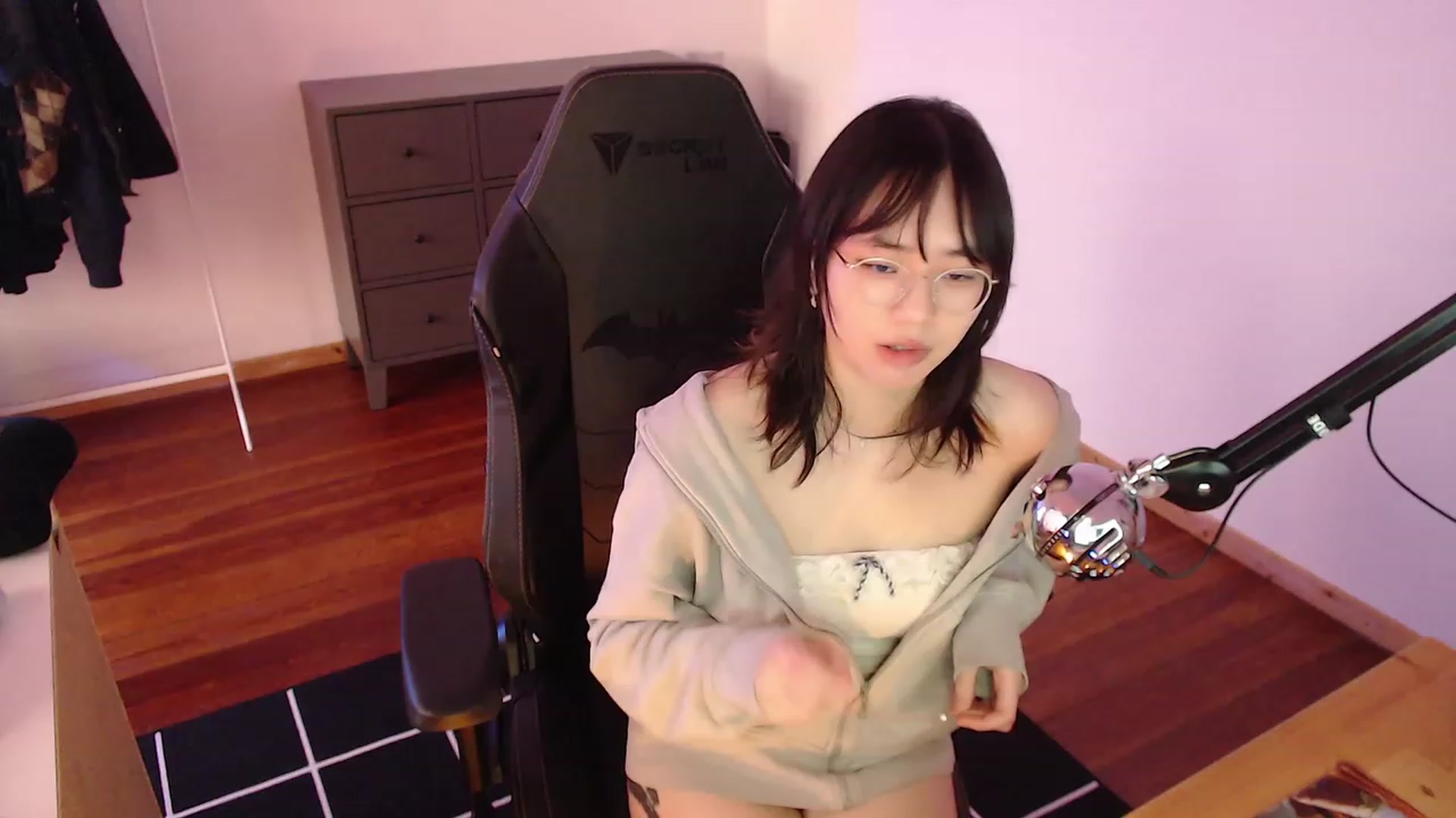 Gallery image thumbnail from n435899's myfreecams stream on, 02/29/2024, 08:23 image 15 of 20