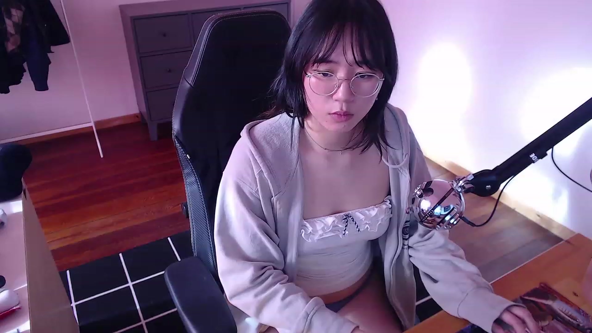 Gallery image thumbnail from n435899's myfreecams stream on, 02/29/2024, 10:31 image 9 of 20