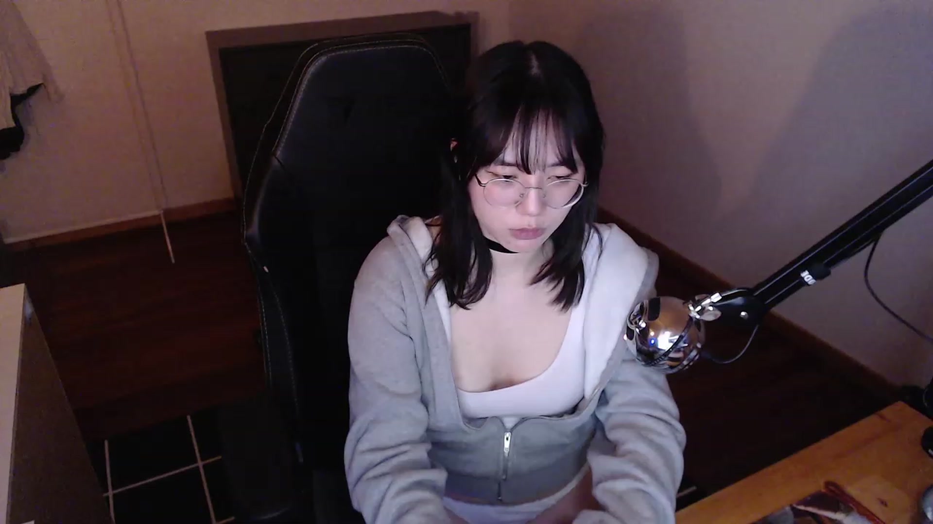 Gallery image thumbnail from n435899's myfreecams stream on, 03/11/2024, 20:15 image 14 of 20