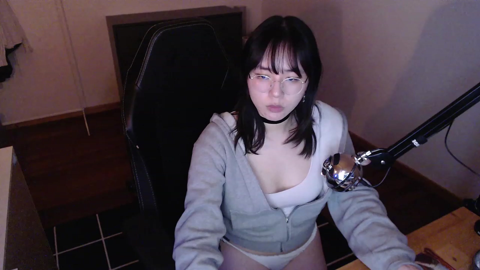 Gallery image thumbnail from n435899's myfreecams stream on, 03/11/2024, 20:15 image 13 of 20