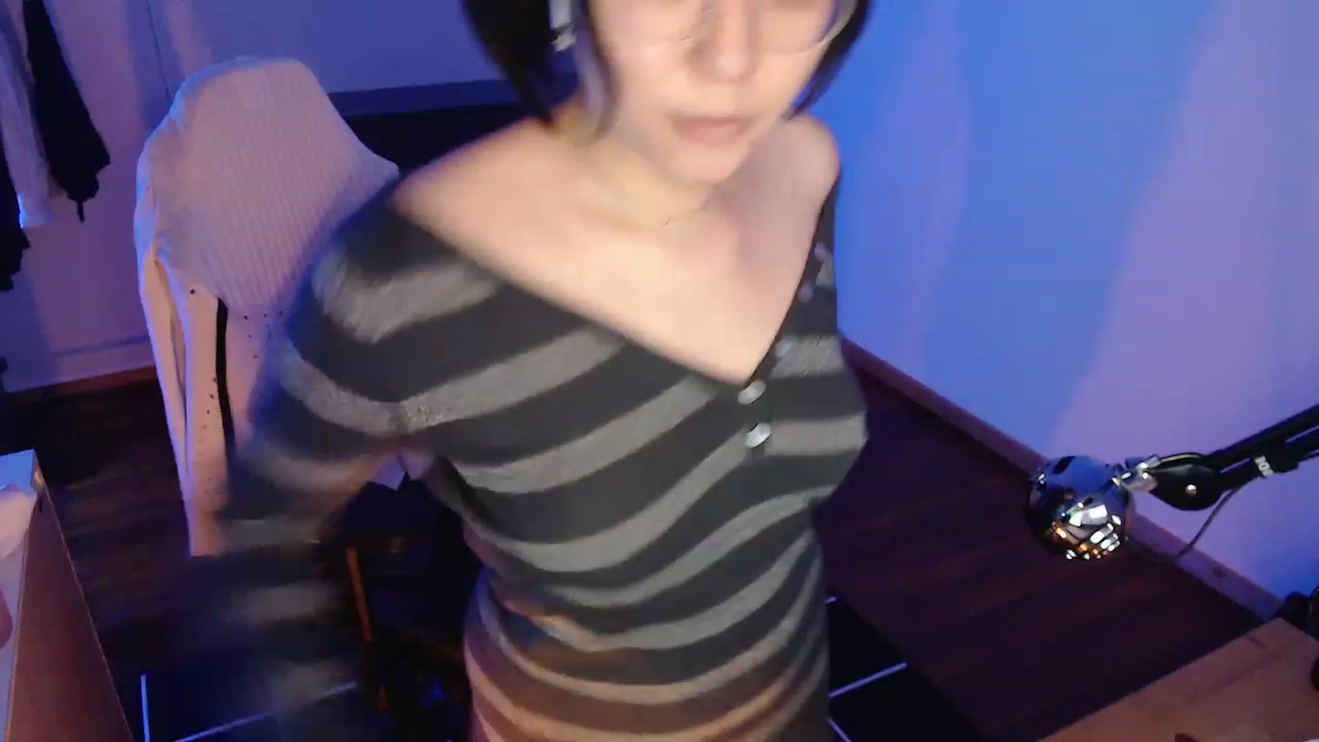 Gallery image thumbnail from n435899's myfreecams stream on, 03/14/2024, 01:48 image 17 of 20