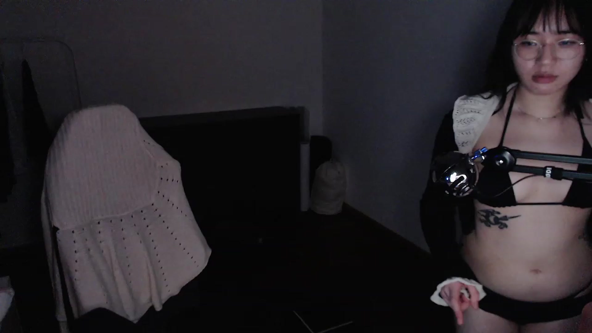 Gallery image thumbnail from n435899's myfreecams stream on, 03/14/2024, 23:29 image 17 of 20