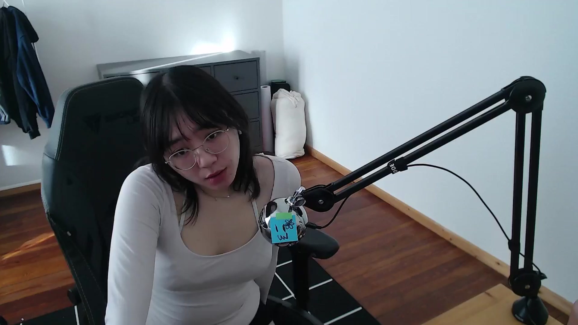 Gallery image thumbnail from n435899's myfreecams stream on, 04/04/2024, 08:35 image 5 of 20