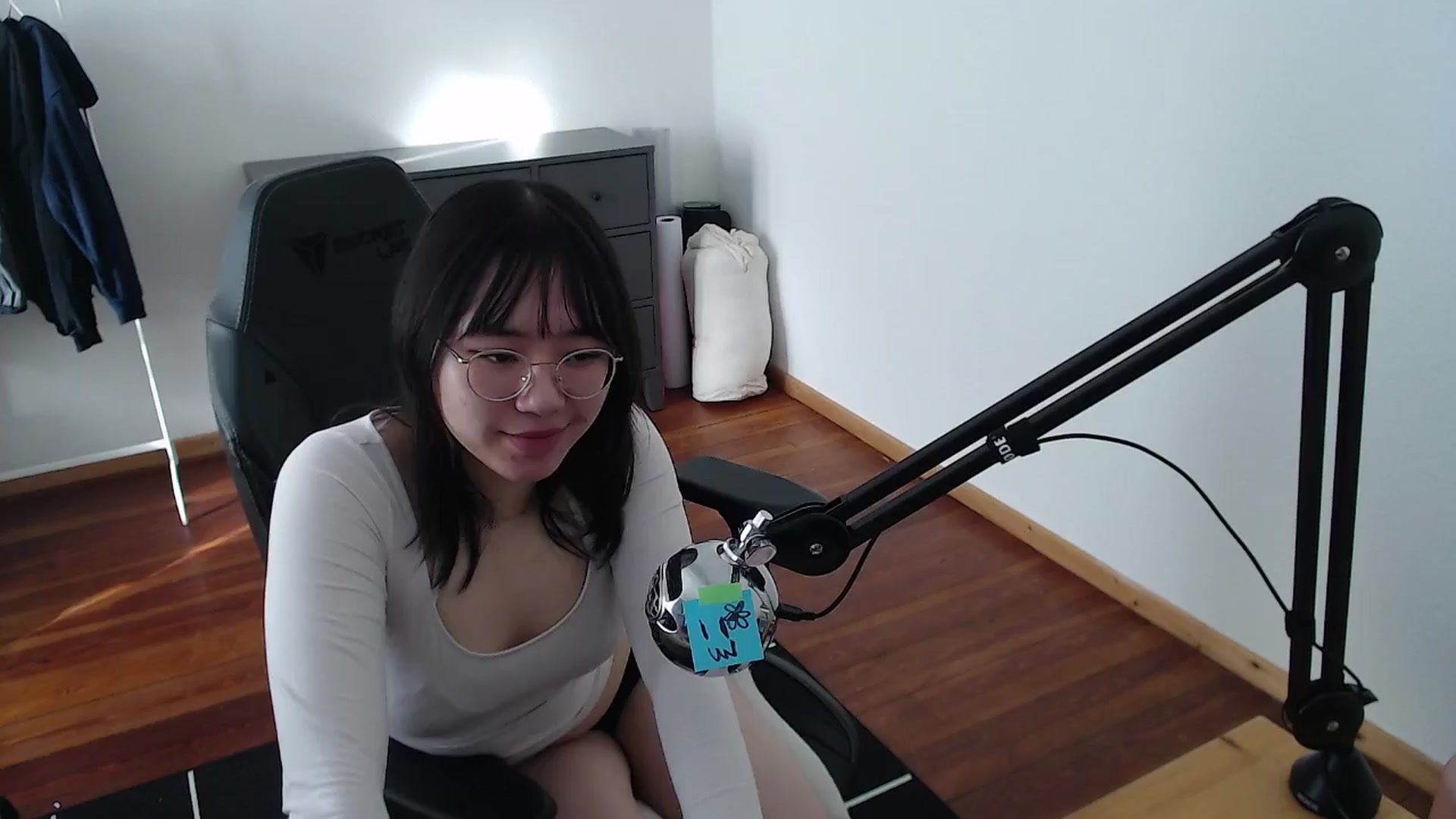 Gallery image thumbnail from n435899's myfreecams stream on, 04/04/2024, 08:35 image 3 of 20