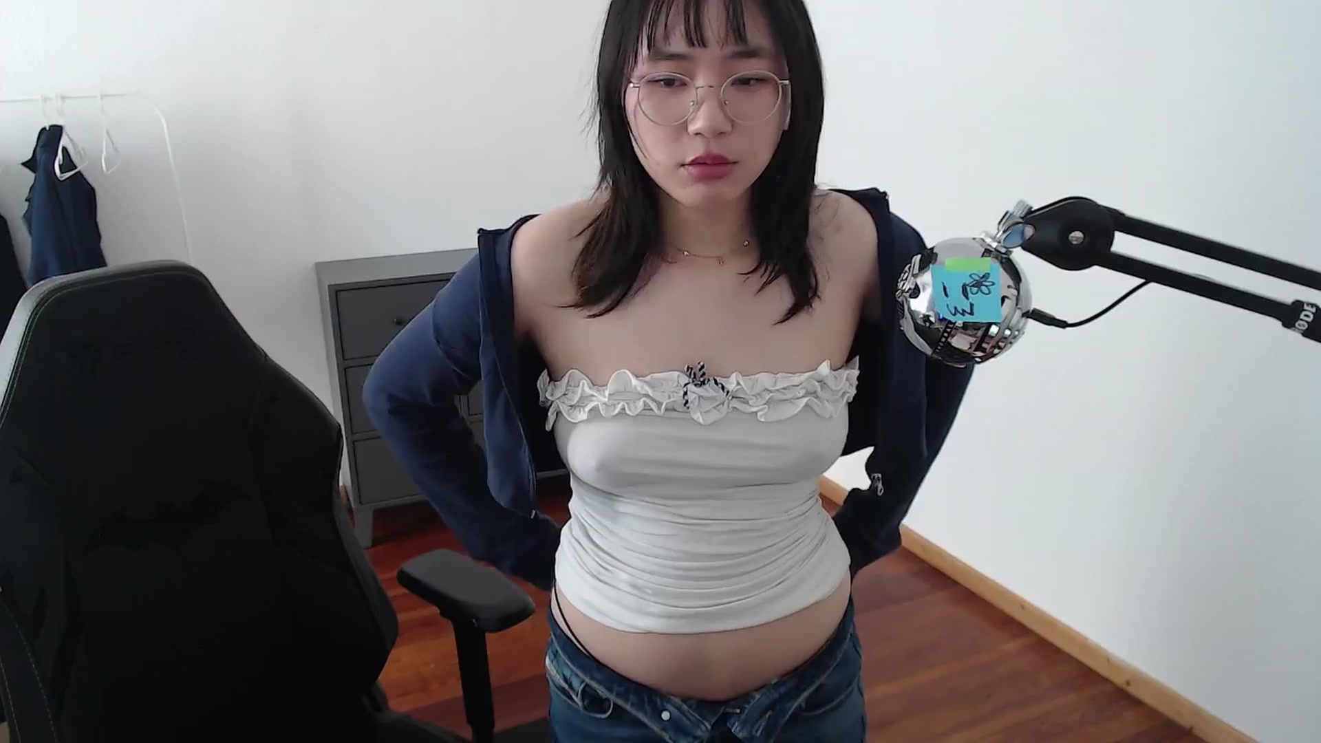 Gallery image thumbnail from n435899's myfreecams stream on, 04/07/2024, 09:53 image 8 of 20