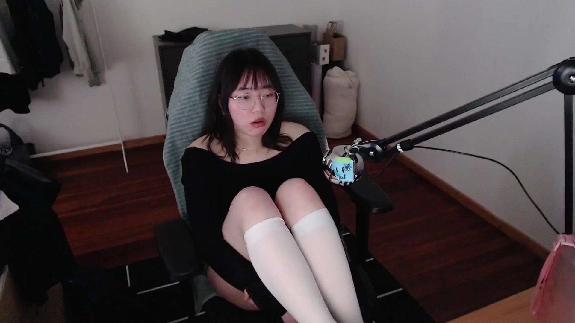 Gallery image thumbnail from n435899's myfreecams stream on, 04/25/2024, 15:38 image 8 of 20