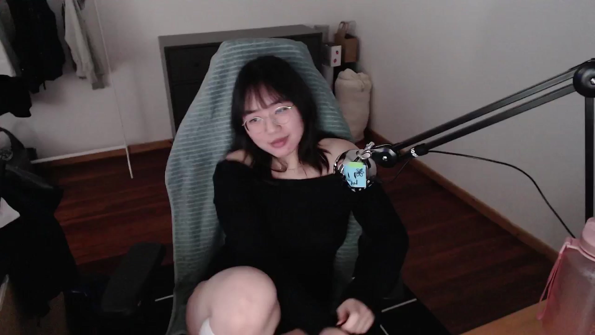 Gallery image thumbnail from n435899's myfreecams stream on, 04/25/2024, 15:38 image 20 of 20