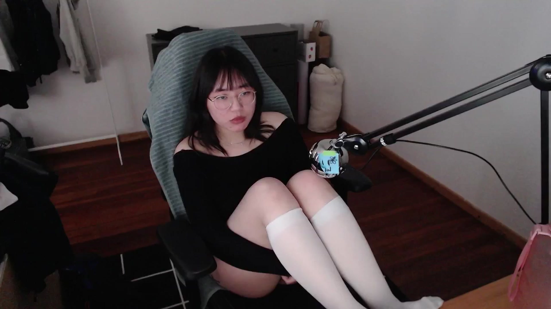 Gallery image thumbnail from n435899's myfreecams stream on, 04/25/2024, 15:38 image 10 of 20
