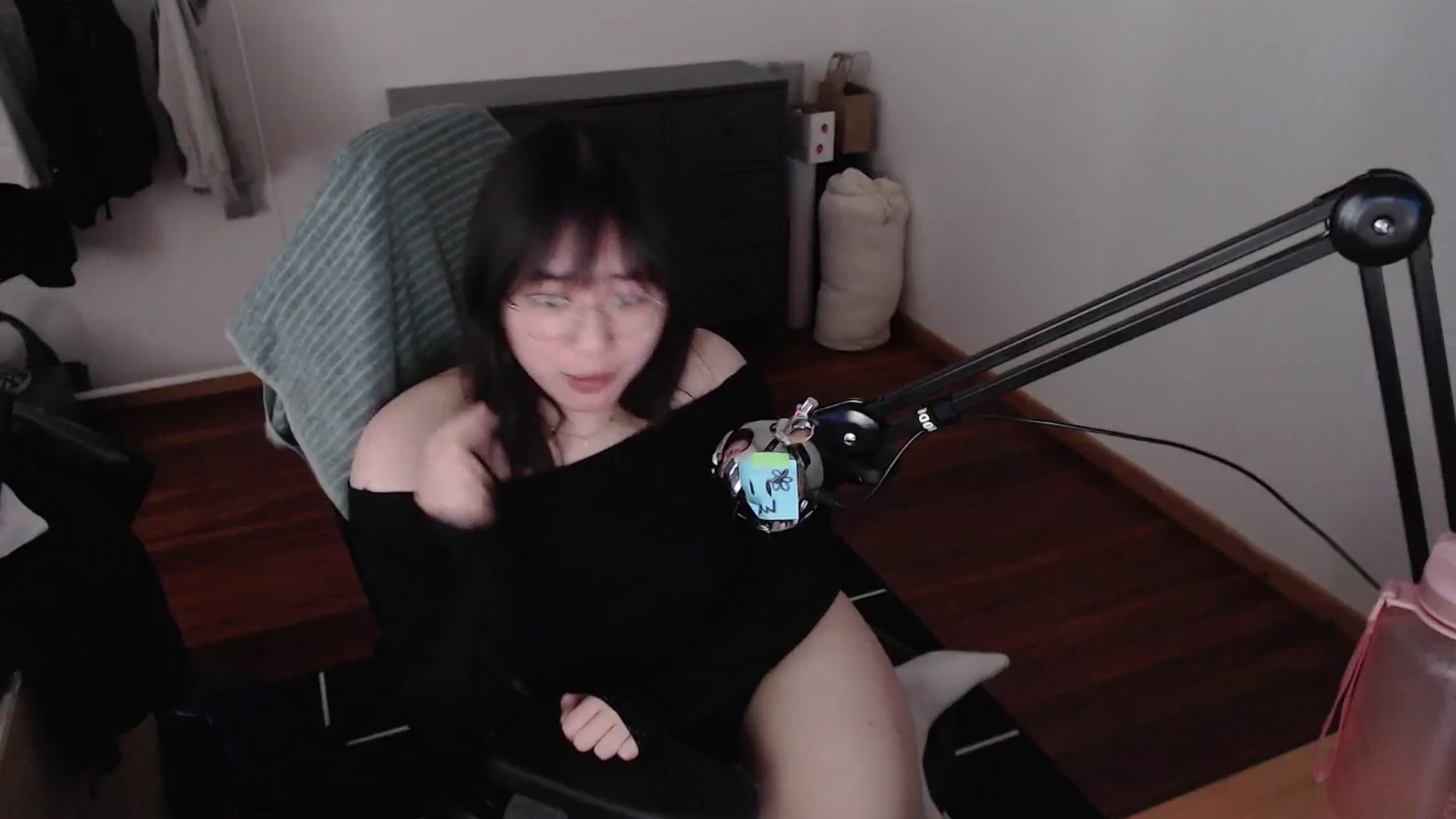Gallery image thumbnail from n435899's myfreecams stream on, 04/25/2024, 16:41 image 12 of 20