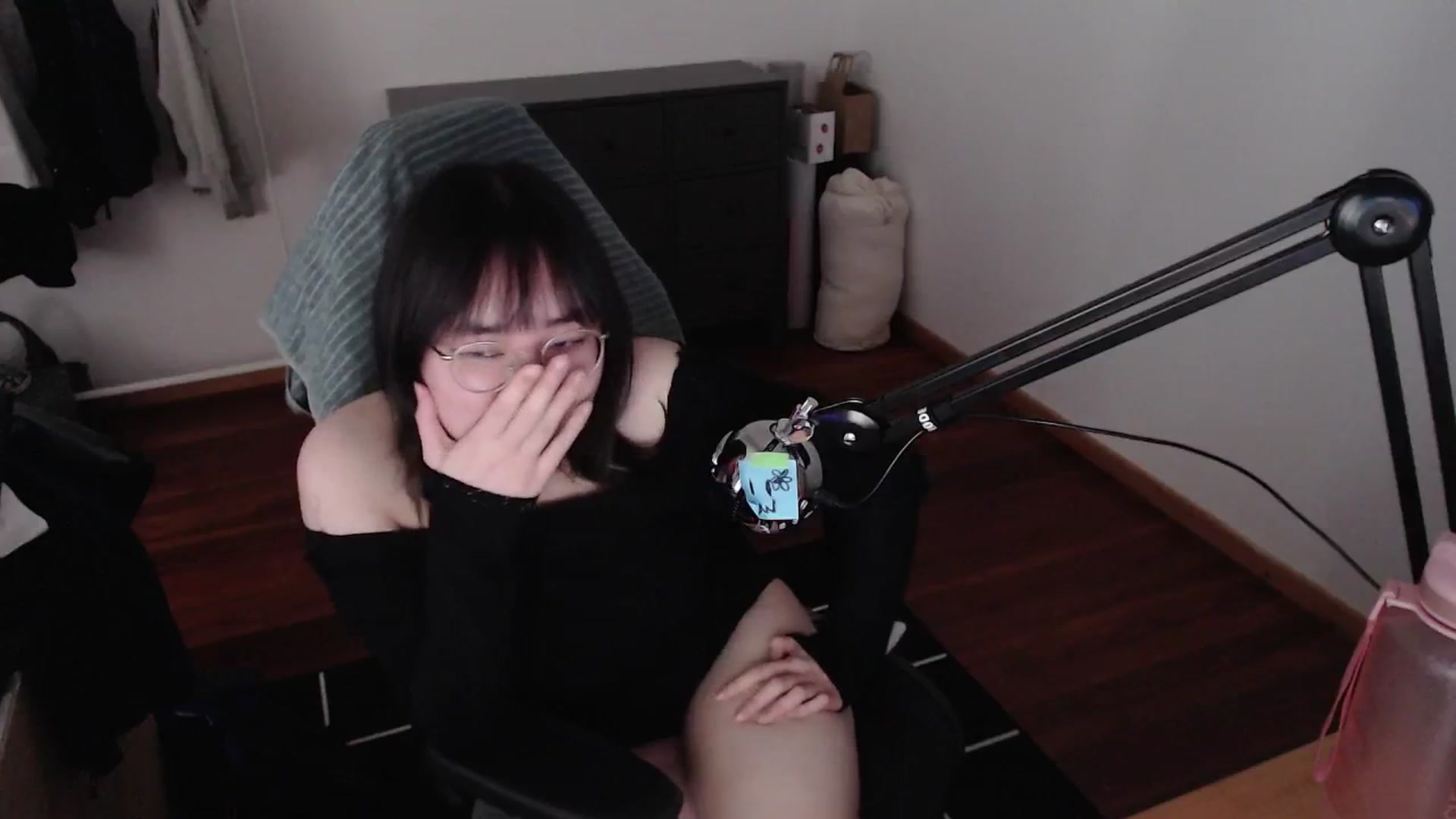 Gallery image thumbnail from n435899's myfreecams stream on, 04/25/2024, 16:41 image 16 of 20