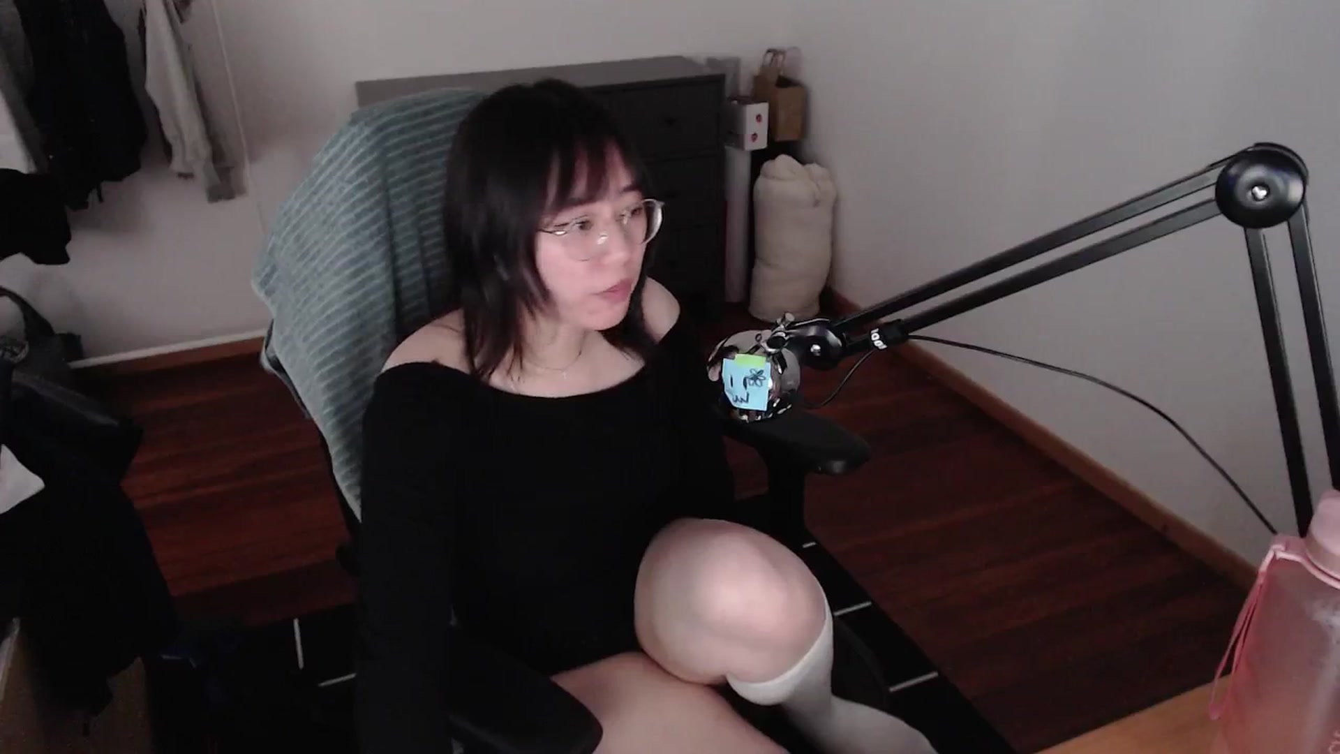Gallery image thumbnail from n435899's myfreecams stream on, 04/25/2024, 16:41 image 8 of 20