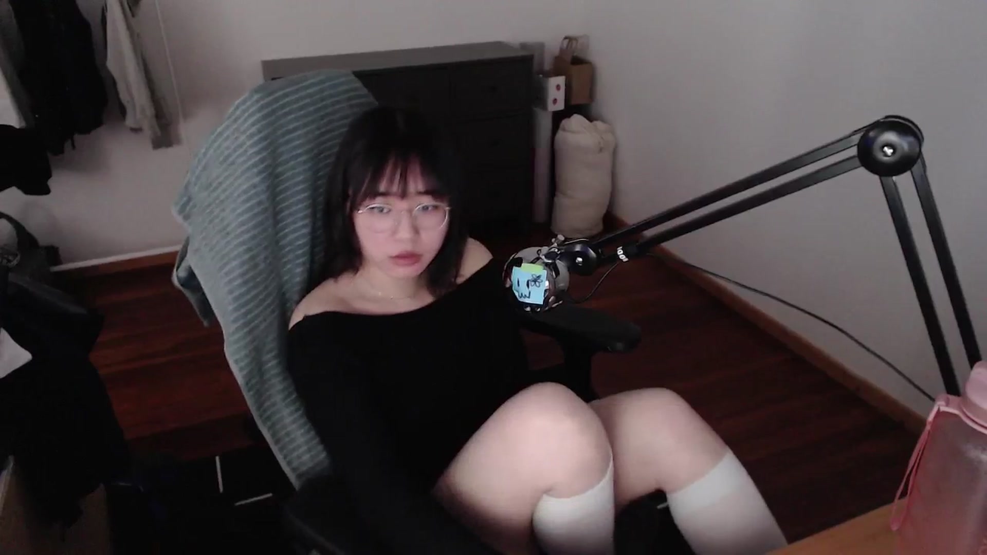 Gallery image thumbnail from n435899's myfreecams stream on, 04/25/2024, 16:41 image 4 of 20