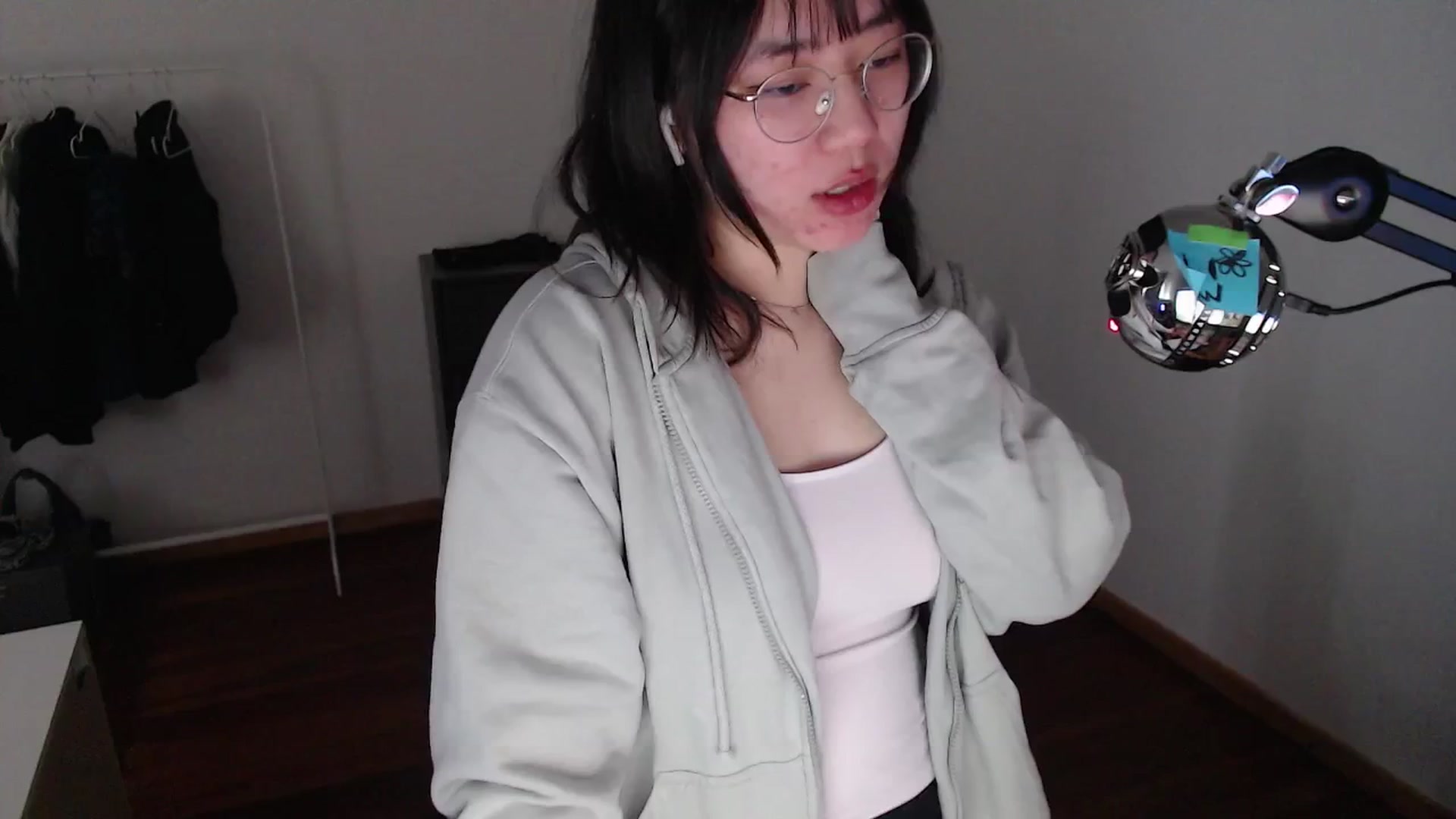 Gallery image thumbnail from n435899's myfreecams stream on, 04/26/2024, 09:20 image 1 of 20