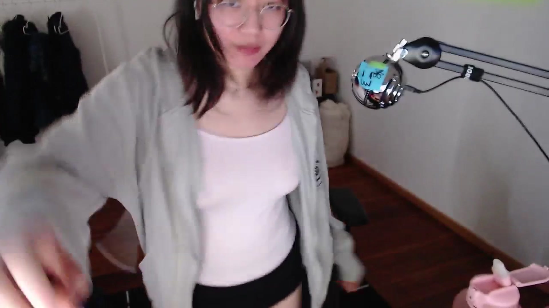 Gallery image thumbnail from n435899's myfreecams stream on, 04/26/2024, 10:46 image 7 of 20