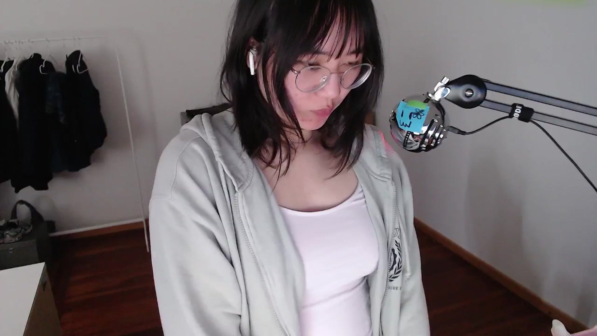 Gallery image thumbnail from n435899's myfreecams stream on, 04/26/2024, 10:46 image 4 of 20
