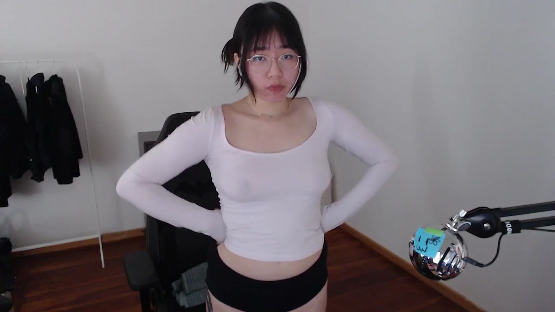 Gallery image thumbnail from n435899's myfreecams stream on, 04/27/2024, 14:26 image 7 of 20