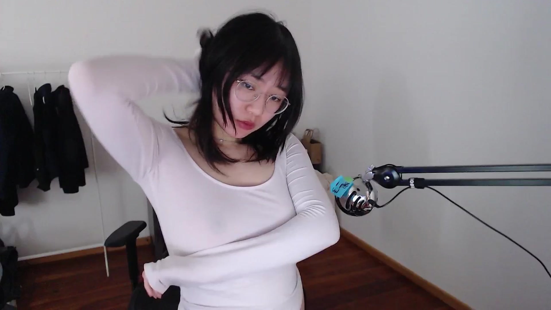 Gallery image thumbnail from n435899's myfreecams stream on, 04/27/2024, 14:26 image 14 of 20