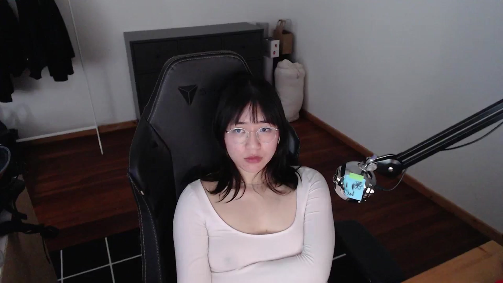 Gallery image thumbnail from n435899's myfreecams stream on, 04/27/2024, 16:22 image 4 of 20