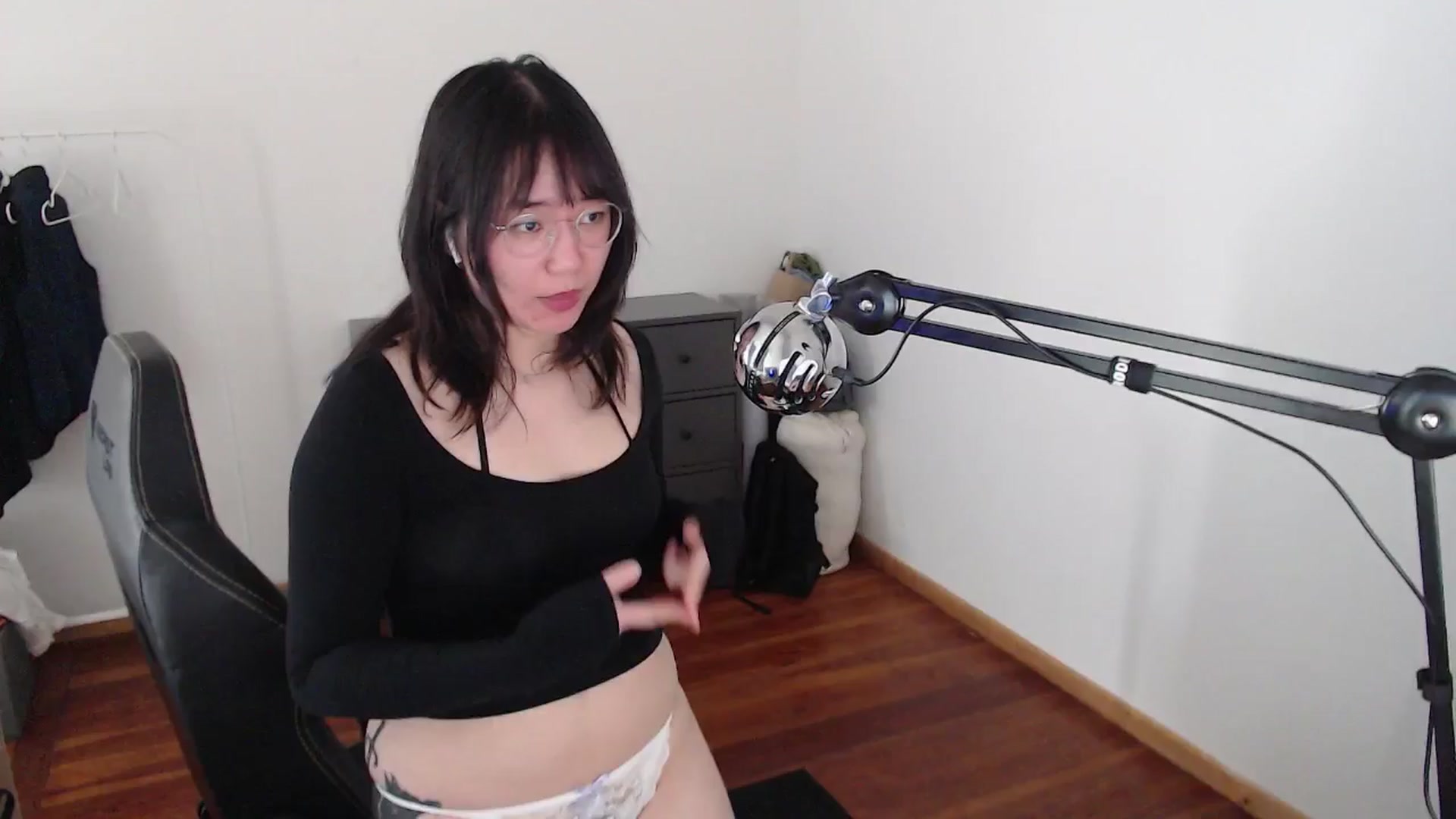Gallery image thumbnail from n435899's myfreecams stream on, 05/07/2024, 12:00 image 3 of 20
