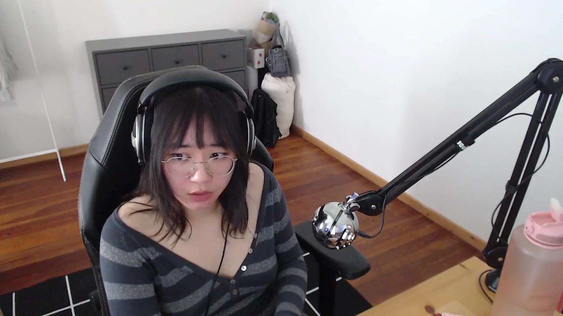 Gallery image thumbnail from n435899's myfreecams stream on, 05/08/2024, 07:58 image 7 of 20