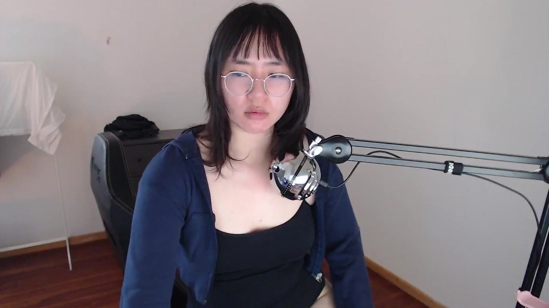 Gallery image thumbnail from n435899's myfreecams stream on, 05/13/2024, 12:20 image 15 of 20