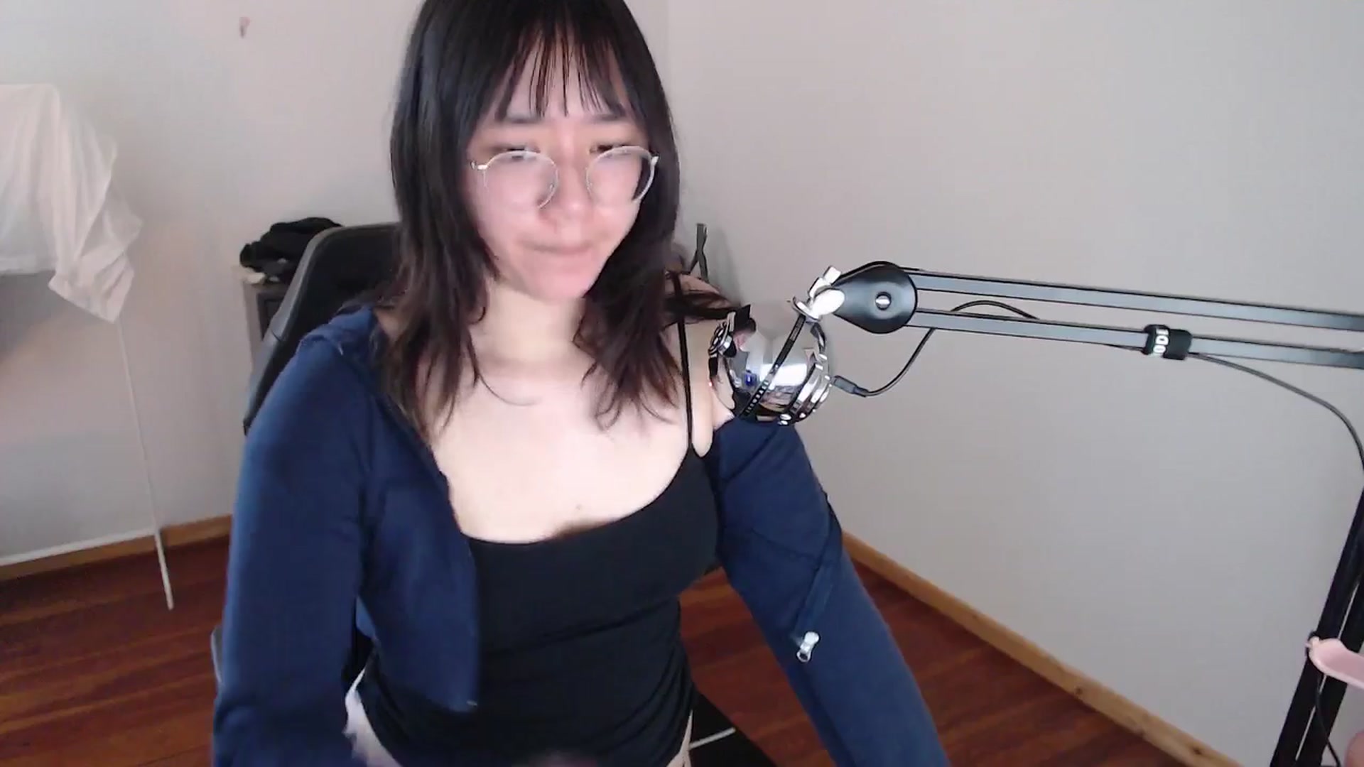 Gallery image thumbnail from n435899's myfreecams stream on, 05/13/2024, 12:20 image 18 of 20