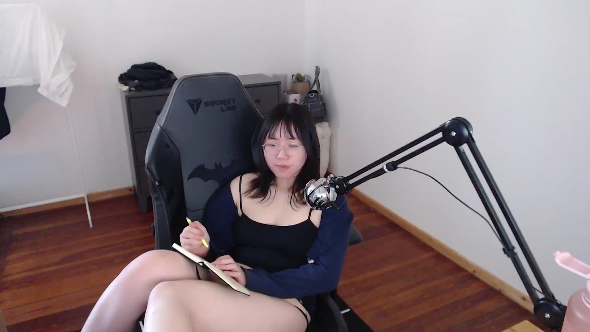 Gallery image thumbnail from n435899's myfreecams stream on, 05/13/2024, 12:20 image 7 of 20