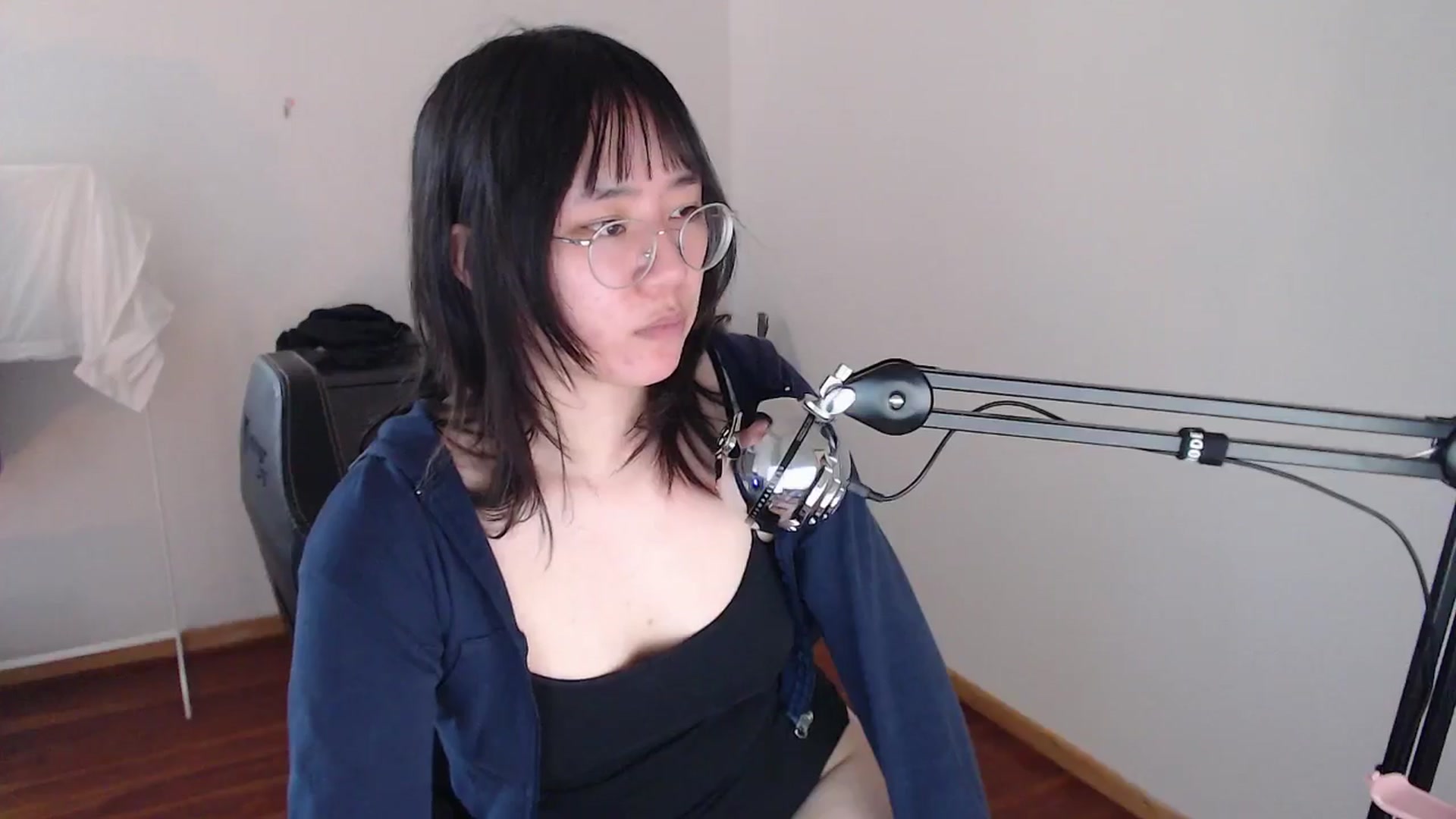 Gallery image thumbnail from n435899's myfreecams stream on, 05/13/2024, 12:20 image 14 of 20