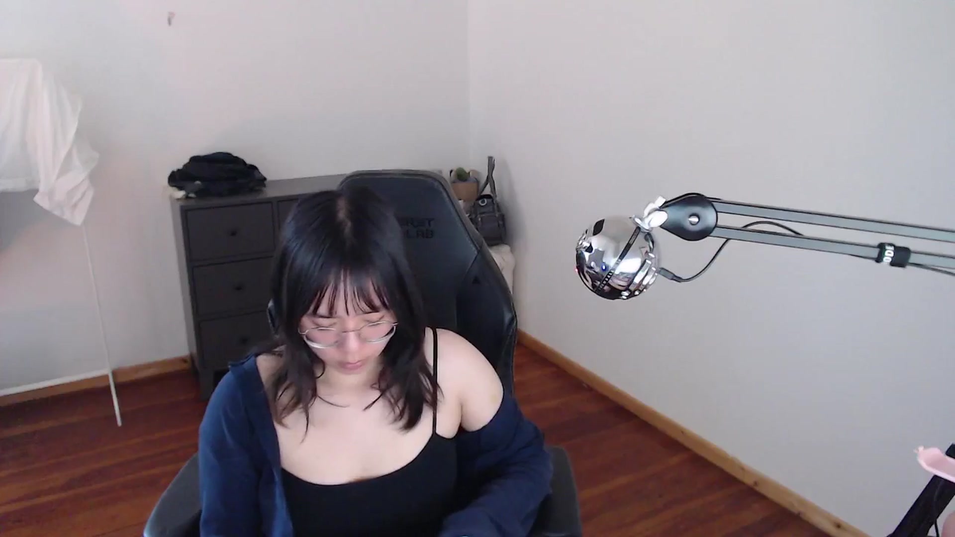 Gallery image thumbnail from n435899's myfreecams stream on, 05/13/2024, 12:20 image 20 of 20