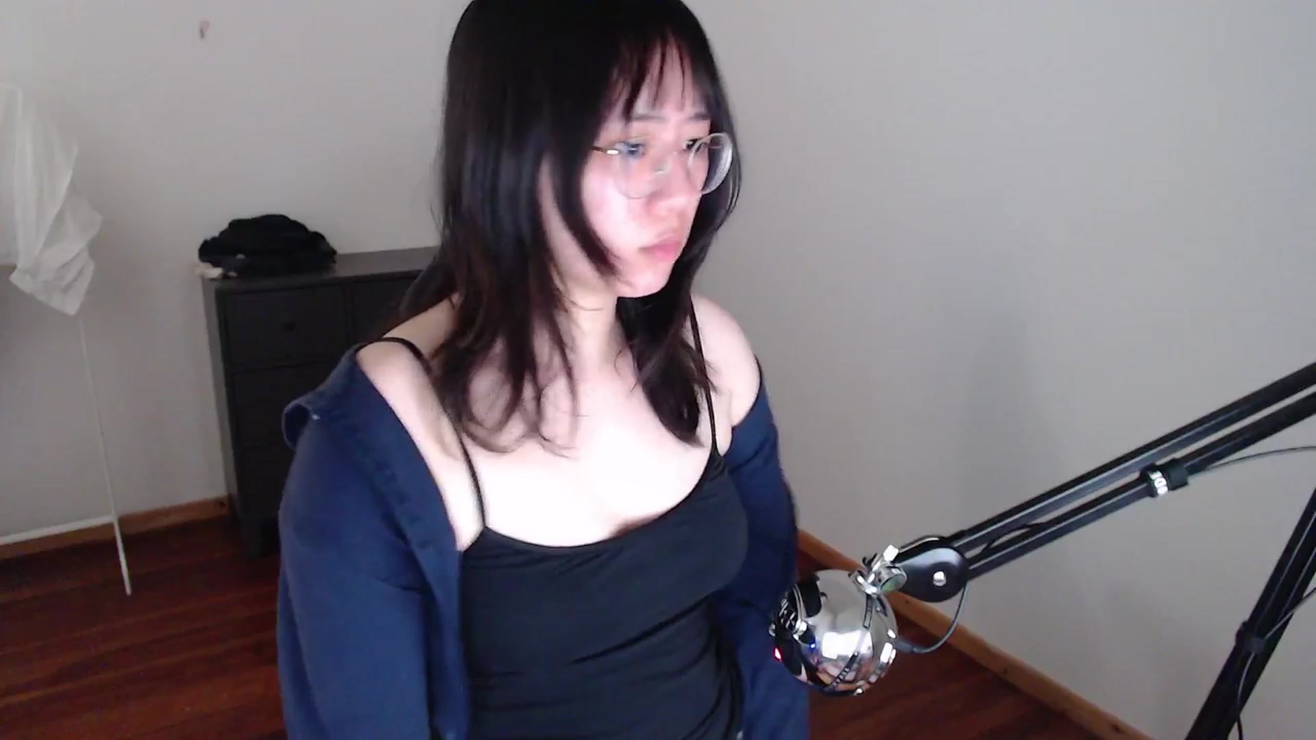 Gallery image thumbnail from n435899's myfreecams stream on, 05/13/2024, 14:46 image 4 of 20
