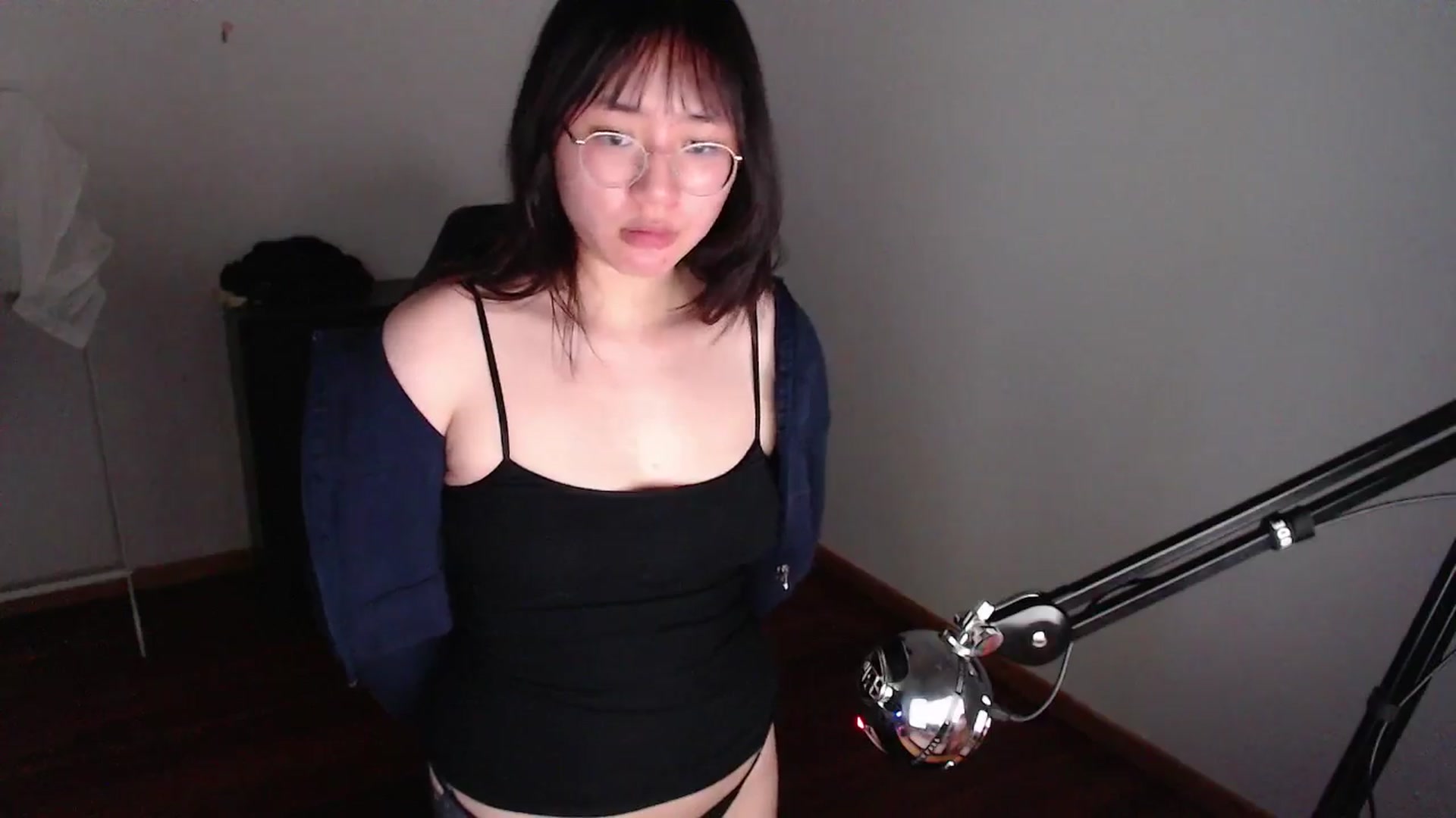 Gallery image thumbnail from n435899's myfreecams stream on, 05/13/2024, 14:46 image 15 of 20
