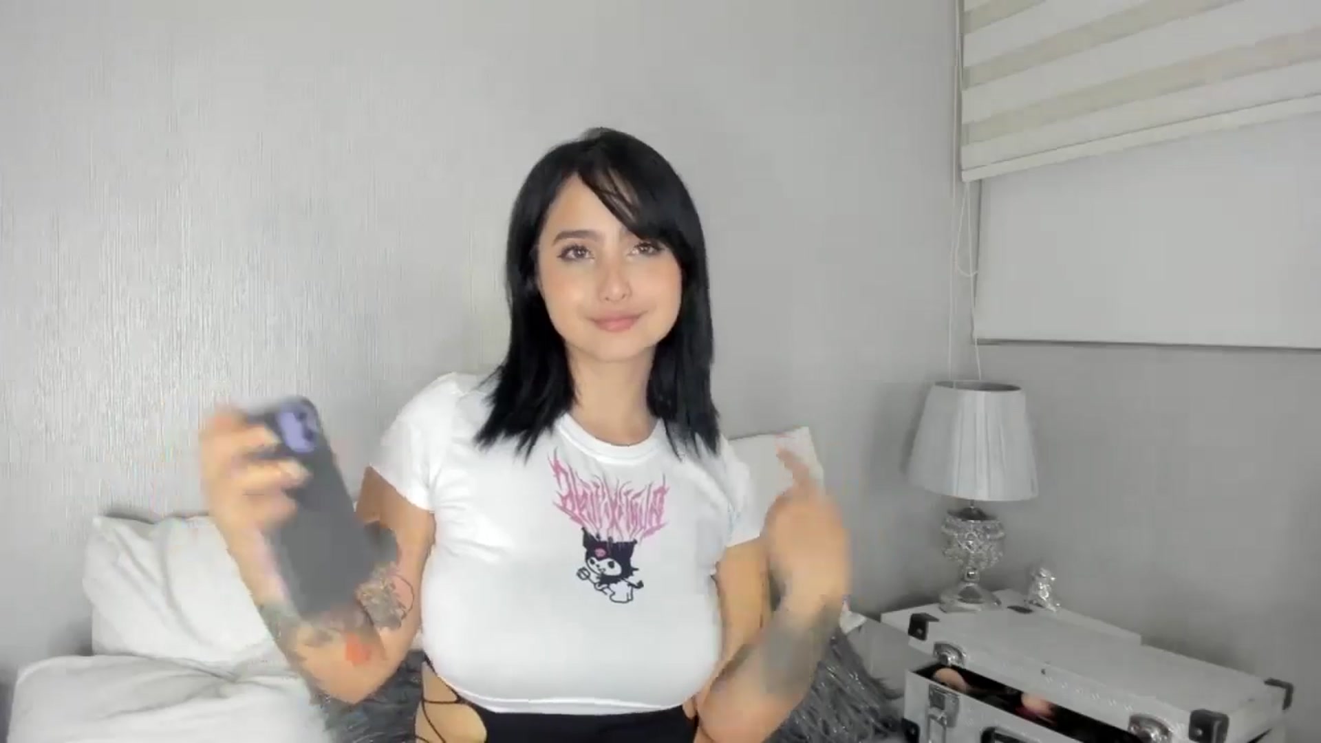 Gallery image thumbnail from naniicute's myfreecams stream on, 05/27/2024, 01:32 image 16 of 20