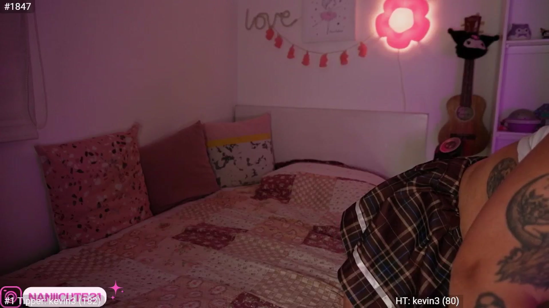 Gallery image thumbnail from naniicute's myfreecams stream on, 06/19/2025, 04:59 image 18 of 20
