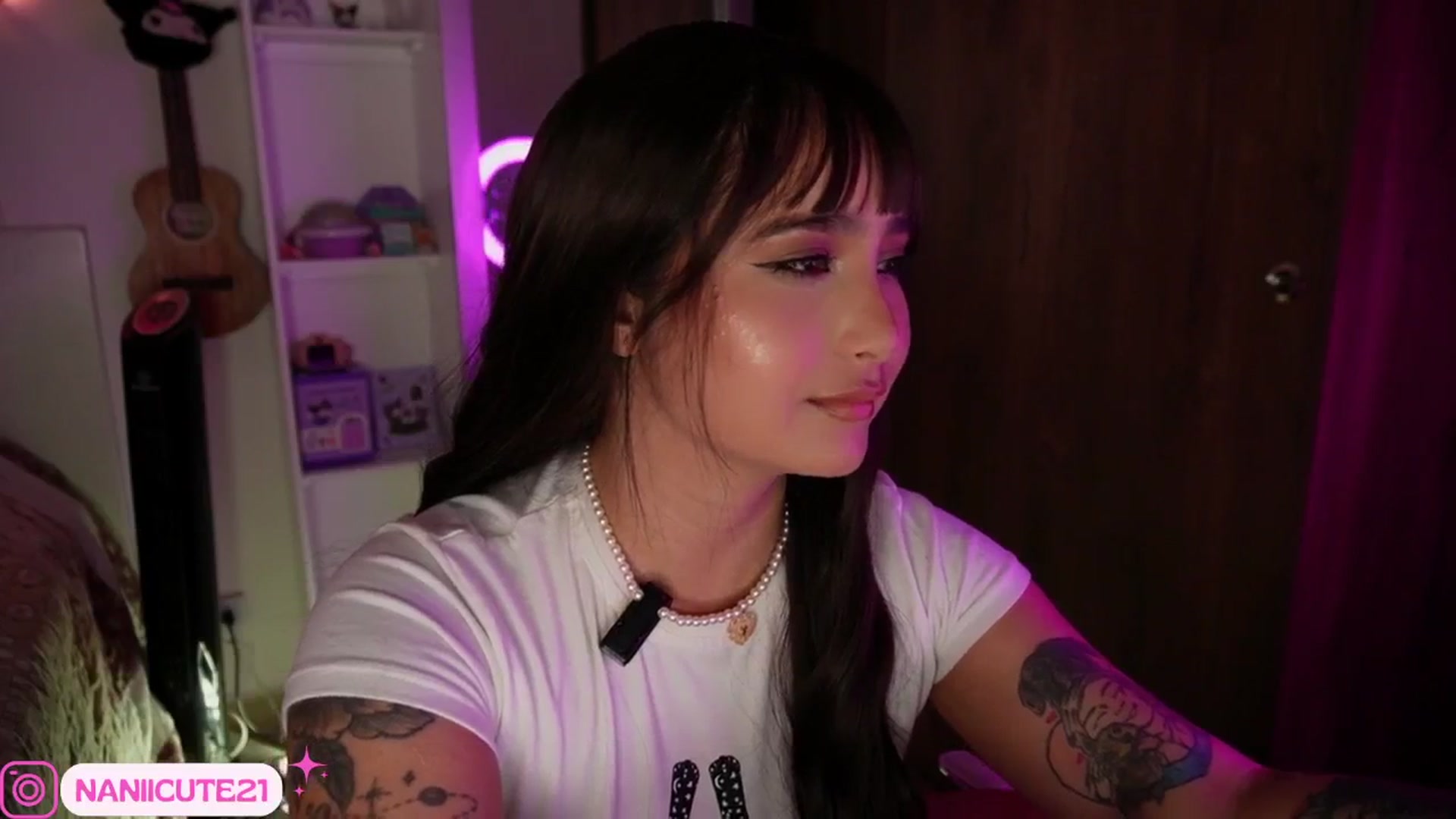 Gallery image thumbnail from naniicute's myfreecams stream on, 06/19/2025, 04:59 image 7 of 20
