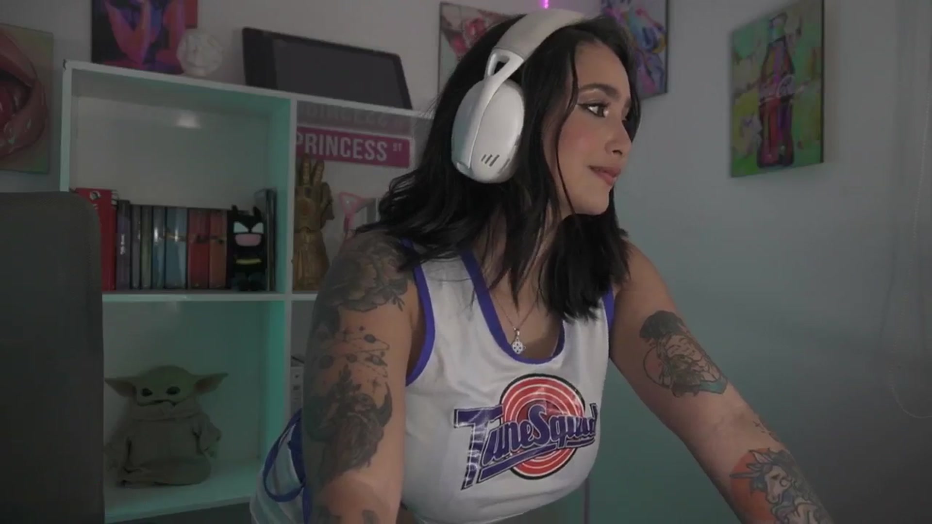 Gallery image thumbnail from naniicute's myfreecams stream on, 07/05/2025, 02:50 image 8 of 20