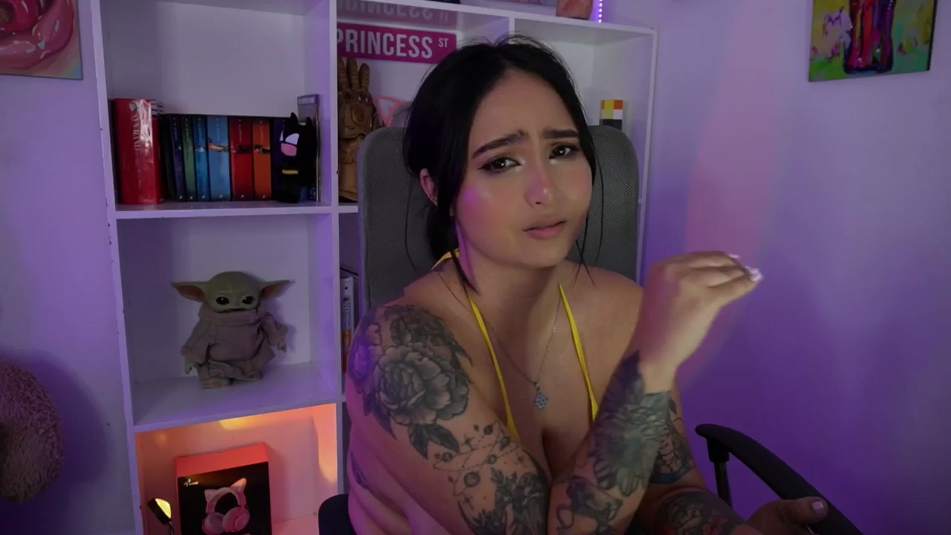 Gallery image thumbnail from naniicute's myfreecams stream on, 08/09/2025, 05:27 image 17 of 20