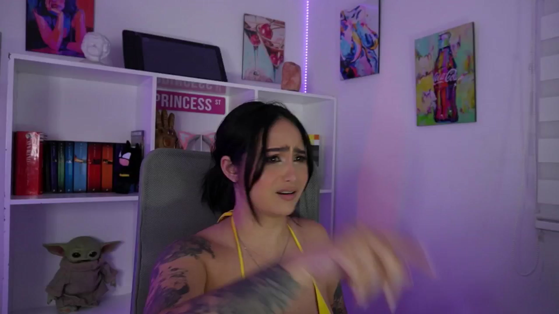 Gallery image thumbnail from naniicute's myfreecams stream on, 08/09/2025, 05:27 image 12 of 20