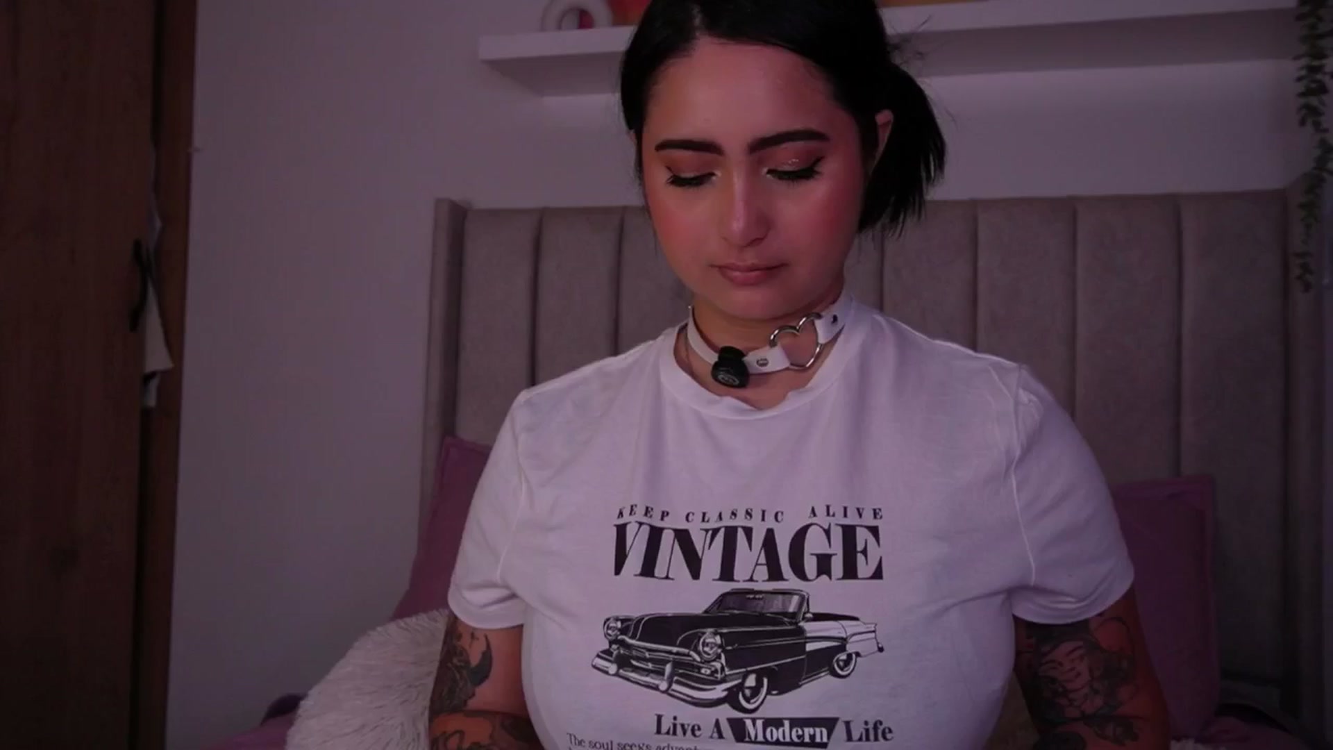 Gallery image thumbnail from naniicute's myfreecams stream on, 09/24/2025, 01:25 image 7 of 20