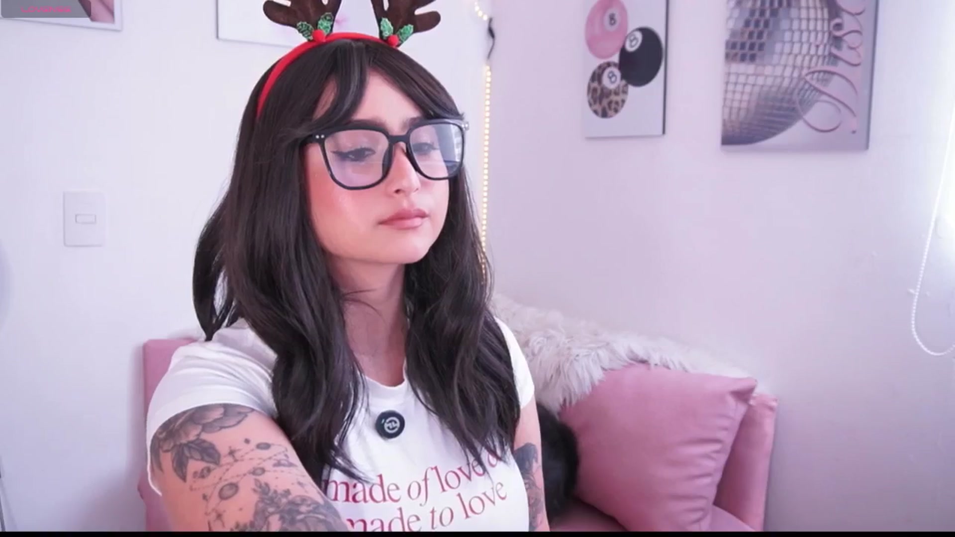 Gallery image thumbnail from naniicute's myfreecams stream on, 12/24/2025, 19:21 image 4 of 20