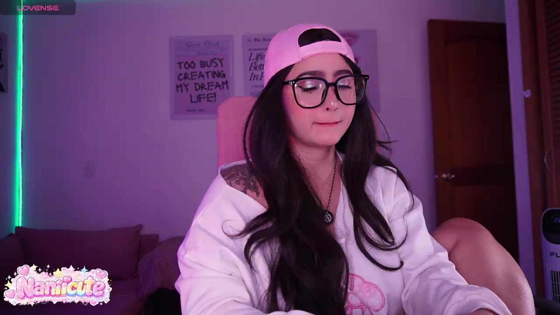 Gallery image thumbnail from naniicute's myfreecams stream on, 07/18/2026, 24:40 image 7 of 20