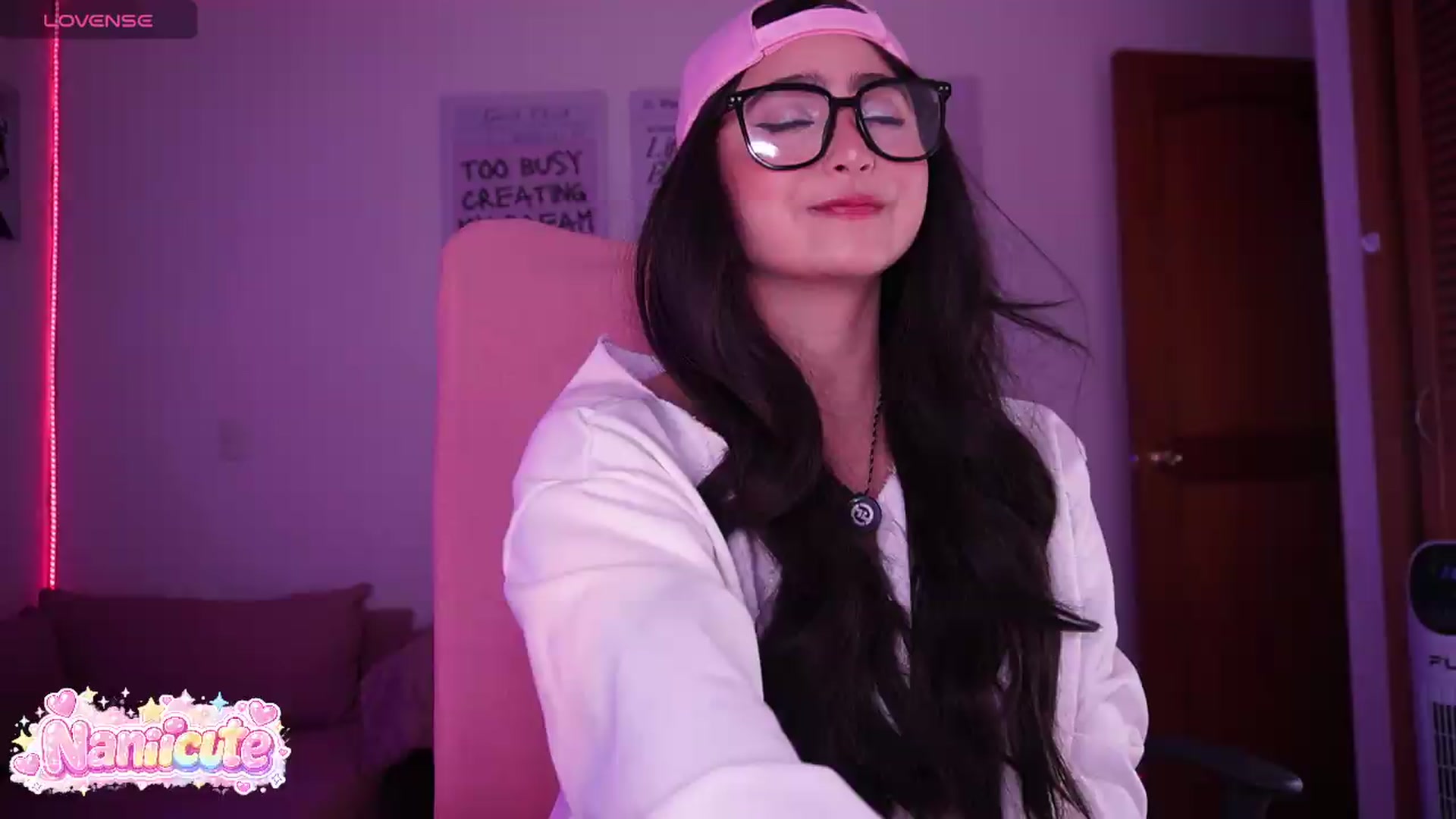 Gallery image thumbnail from naniicute's myfreecams stream on, 07/18/2026, 24:40 image 9 of 20