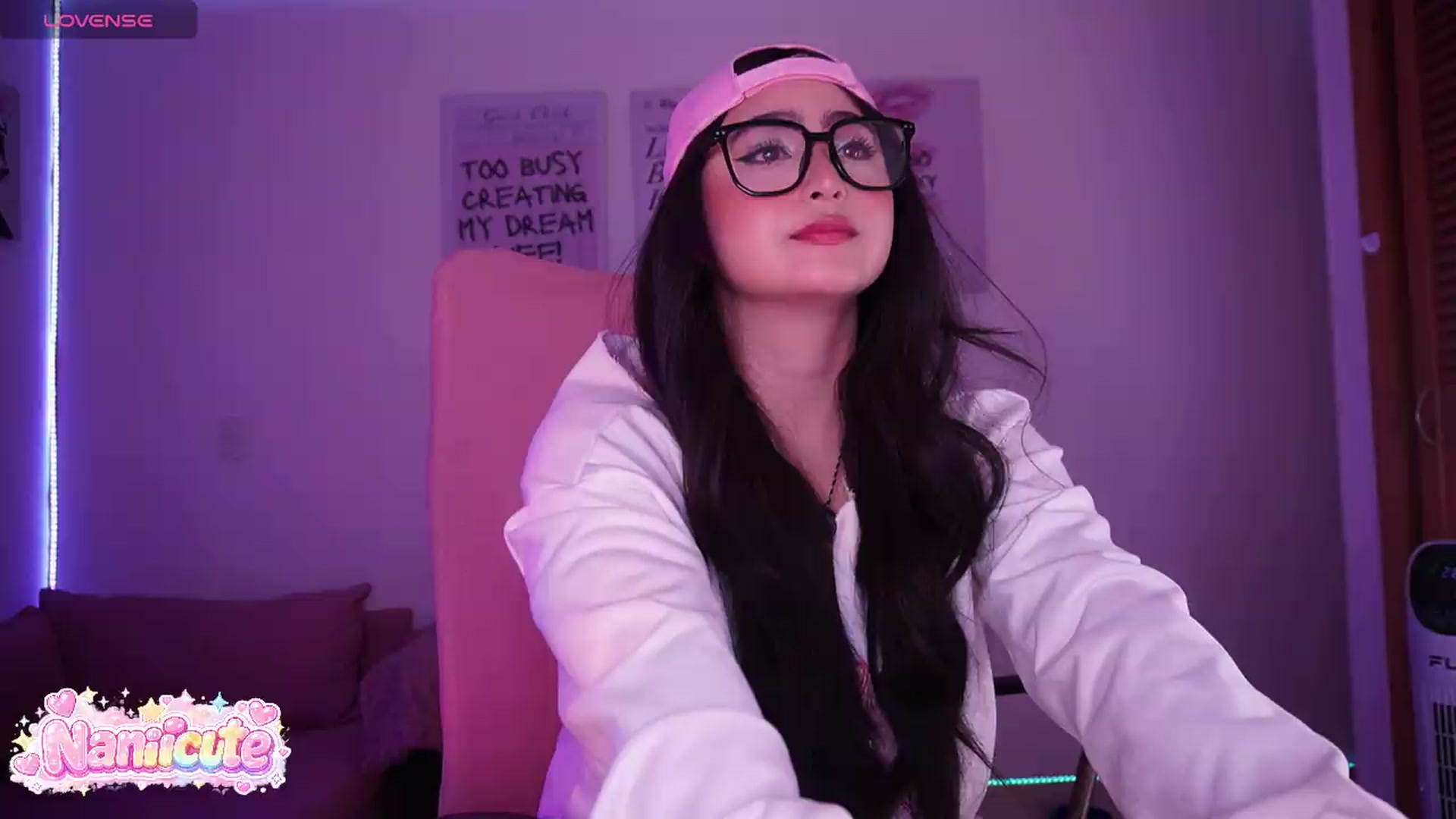 Gallery image thumbnail from naniicute's myfreecams stream on, 07/18/2026, 24:40 image 10 of 20