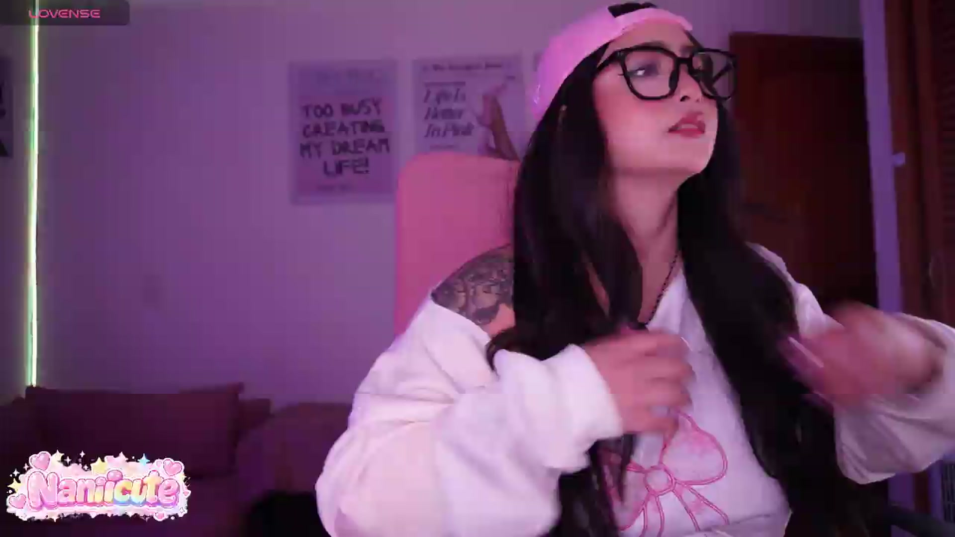 Gallery image thumbnail from naniicute's myfreecams stream on, 07/18/2026, 24:40 image 8 of 20